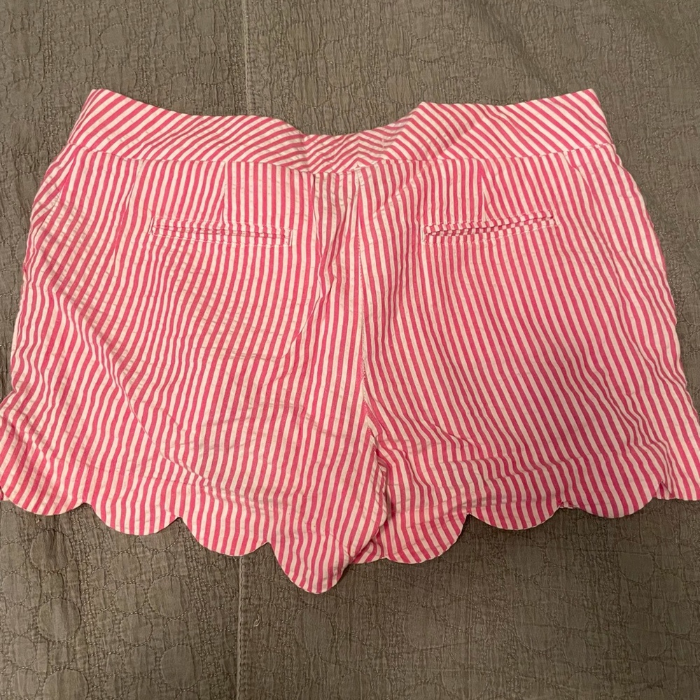 Crown & Ivy size 6 pink pinstripe shorts - Picture 2 of 3